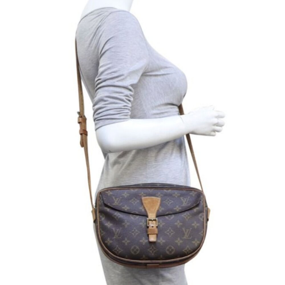 Louis Vuitton Juene Monogram Purse